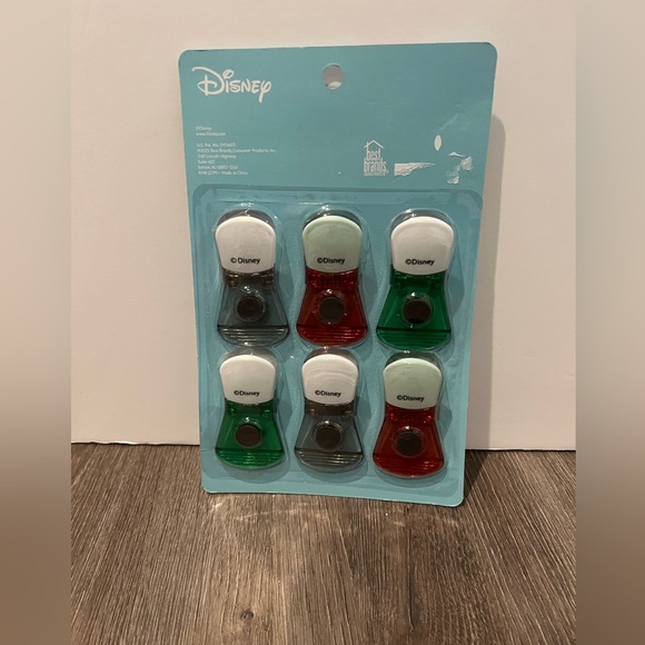 ๐Disney Mickey and Minnie Mouse Christmas Magnetic Chip Clips- NWT - Picture 2 of 2